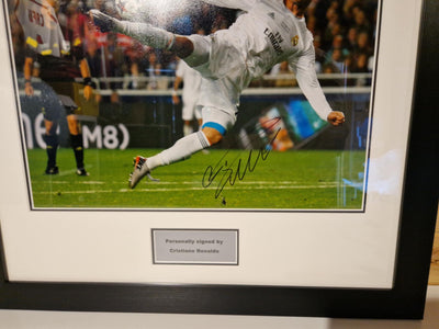 CRISTIANO RONALDO - SIGNERT BILDE MED EKTEHETSBEVIS/COA