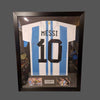 LIONEL MESSI - INNRAMMET DRAKT MED EKTEHETSBEVIS/COA