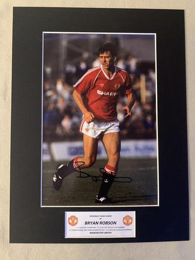 BRYAN ROBSON - SIGNERT BILDE MED EKTEHETSBEVIS/COA