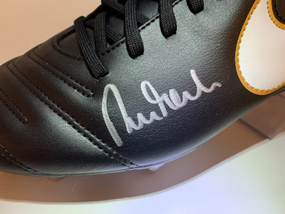 ROBBIE FOWLER - SIGNERT SKO MED EKTEHETSBEVIS/COA